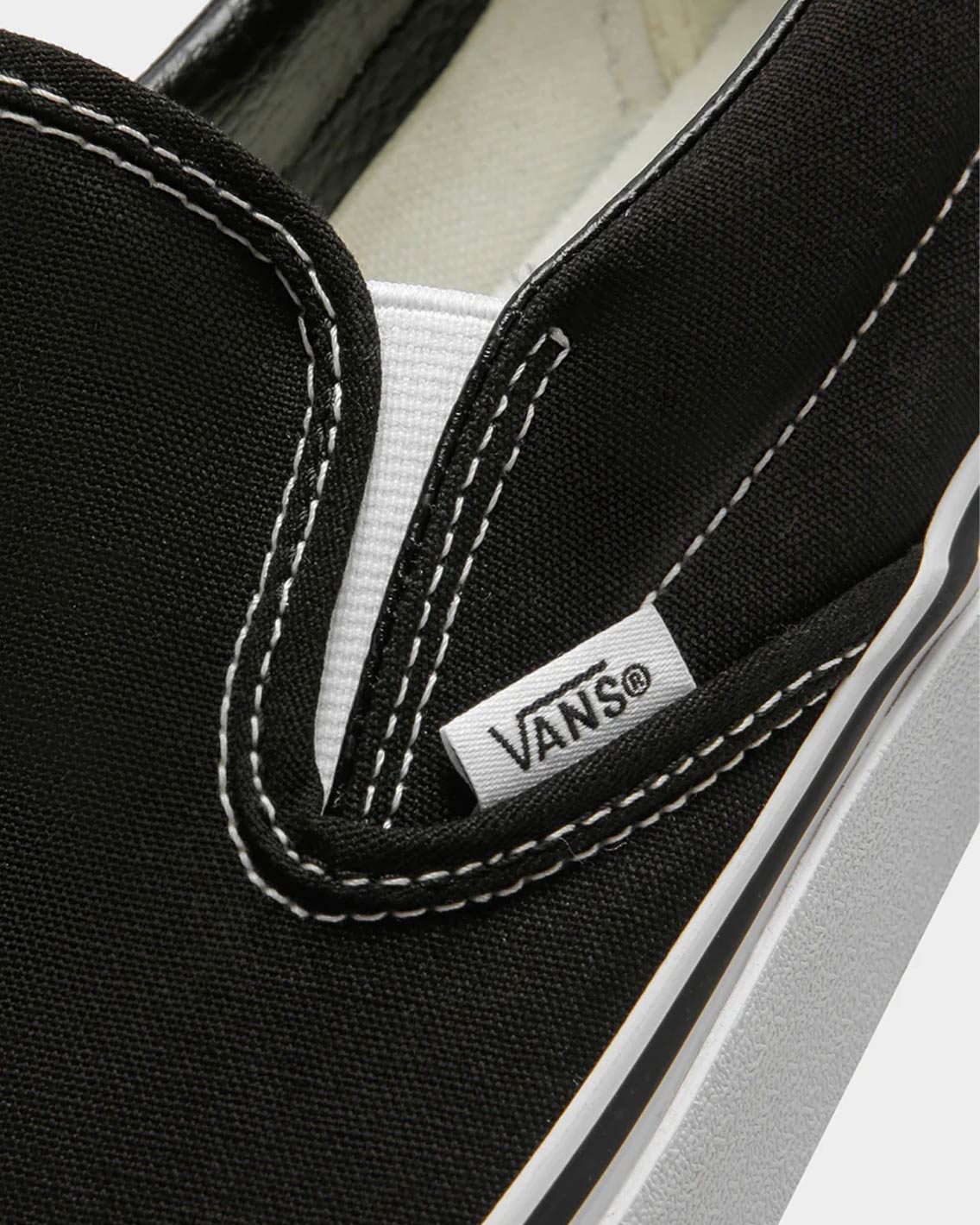 Vans - Classic Slip On - Black / White