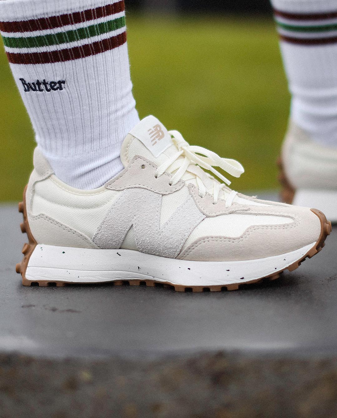 new balance 327 women's undyed