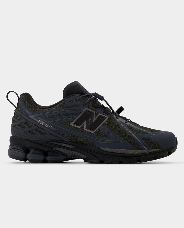 New Balance 1906R Shoe in Black | FallenFront NZ | Afterpay
