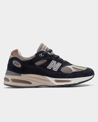 New Balance - Made in UK 991v2 Shoe - Navy/Grey Shoes New Balance   