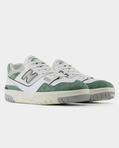 New Balance - 550 Shoe - Sea Salt/Dark Juniper Shoes New Balance