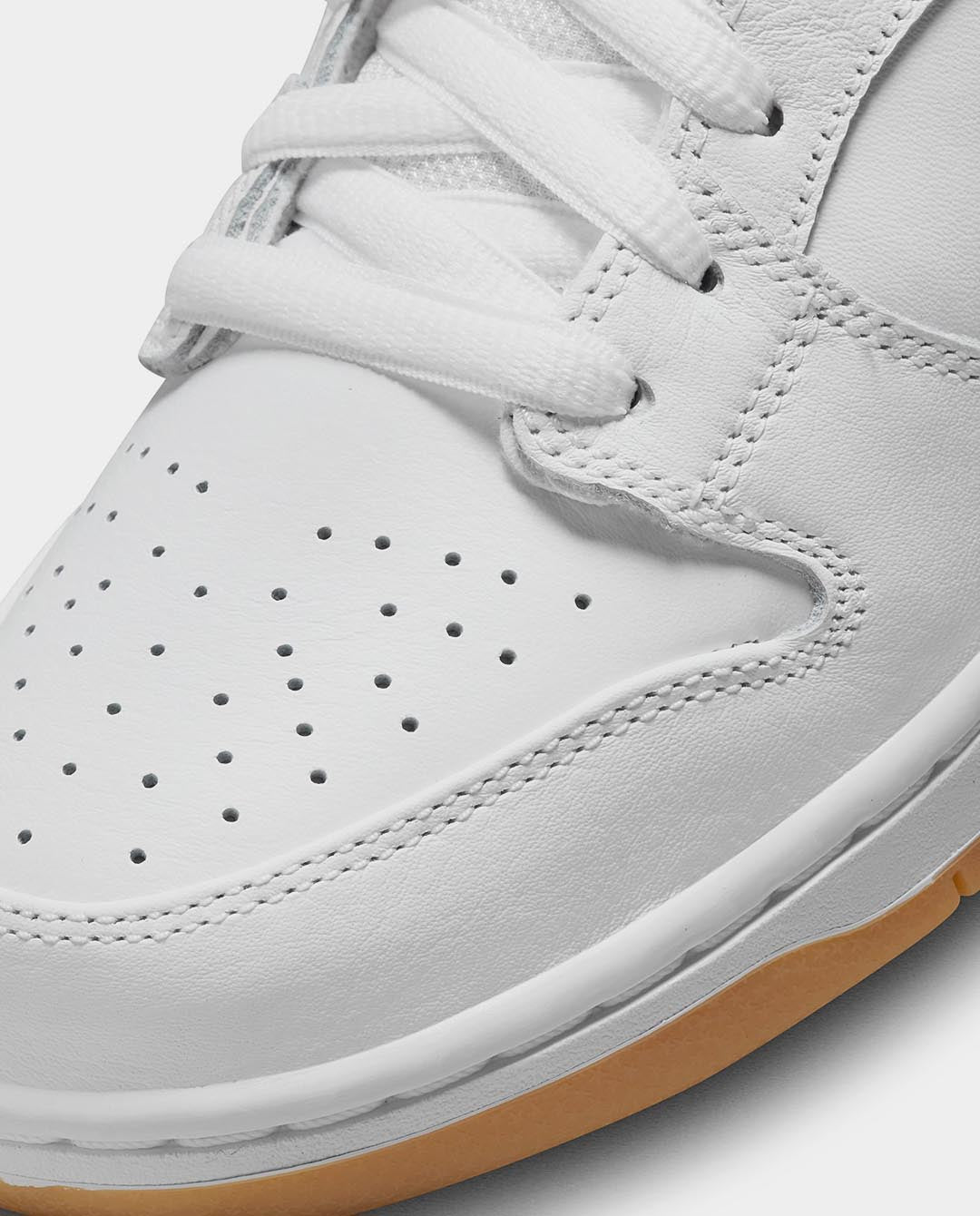 Nike SB - Dunk Low Pro Shoe - White Shoes Nike   
