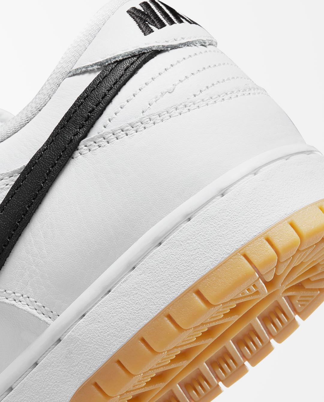Nike SB - Dunk Low Pro Shoe - White Shoes Nike   