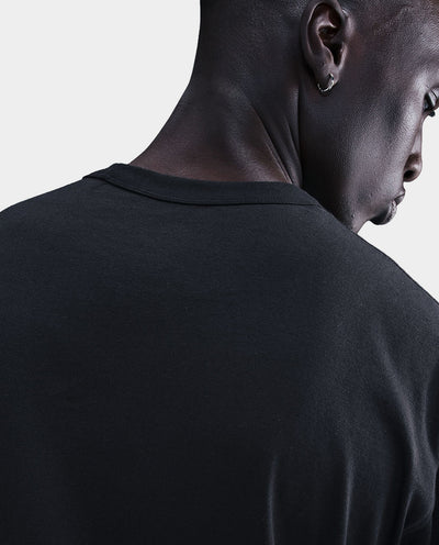 Nike - Premium Essentials T-Shirt - Black/Gold T-Shirts Nike