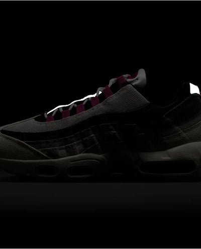 Nike SB - Air Max 95 - White/Cactus Flower Shoes Nike