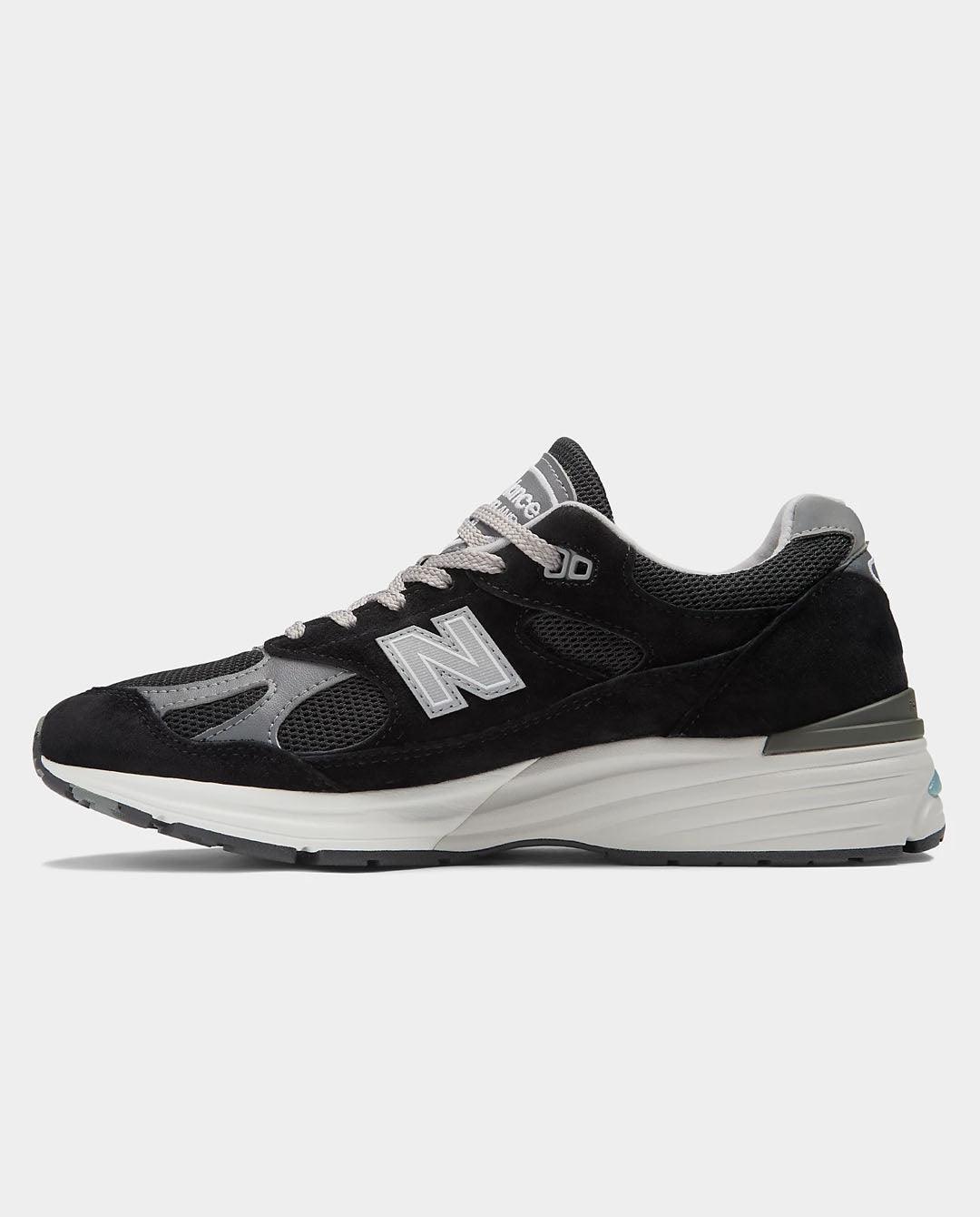 New Balance - Made in UK 991v2 Shoe - Black Shoes New Balance   