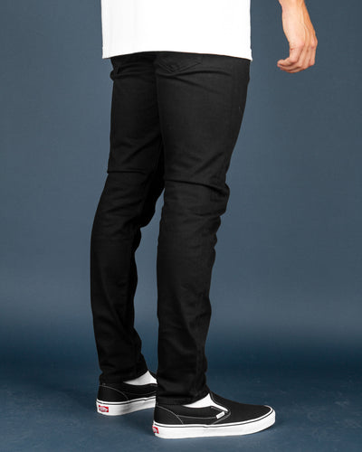 Levi’s 512 Taper Jeans are the perfect balance between skinny and tapered. Versatile for every occasion.