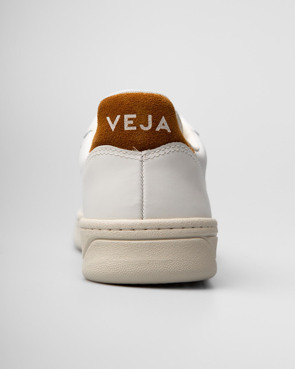 Veja - V-10 Leather  - Extra White / Camel